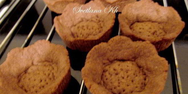 Рецепт тарталеток с шоколадно-ореховой карамелью и сливками