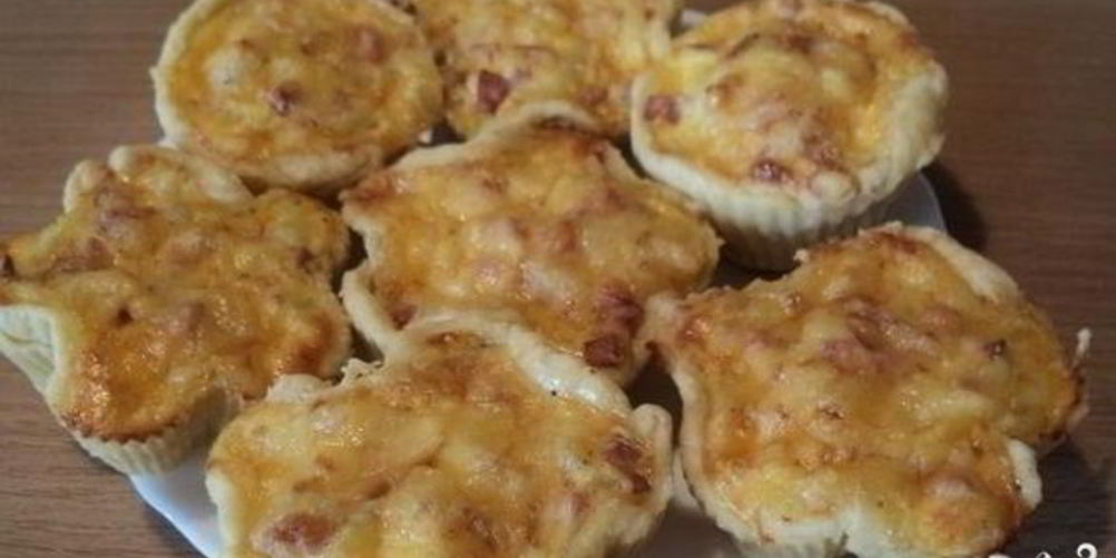 Как приготовить тарталетки с ветчиной и сыром