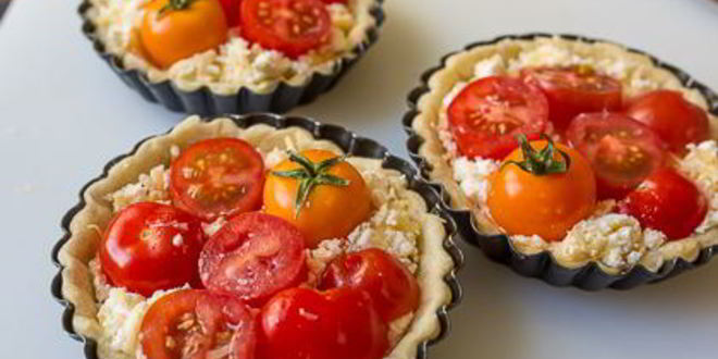Рецепт томатных тарталеток с сыром