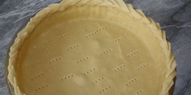 Рецепт грушевого тарта с заварным кремом и абрикосовыми косточками