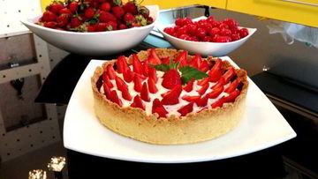 Рецепт Клубничного тарта с творожным кремом и шоколадом