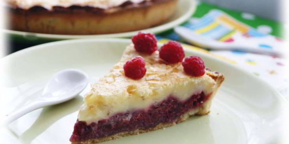 Как приготовить малиновый тарт со сливочной заливкой