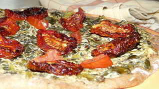 Рецепт Тарта фламбе с помидорами и крем-шпинатом