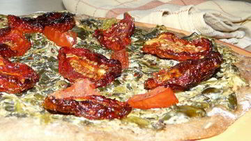 Рецепт Тарта фламбе с помидорами и крем-шпинатом