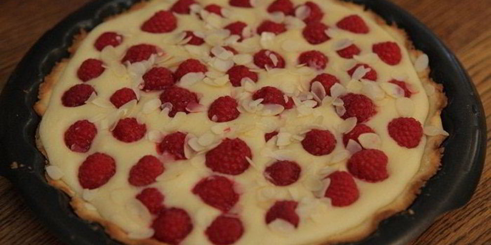 Как приготовить тарт с малиной и миндалем