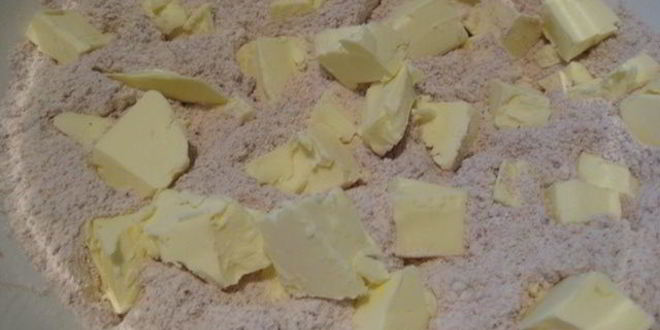 Рецепт трюфельного тарта с малиной