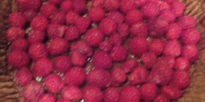 Рецепт трюфельного тарта с малиной