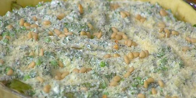 Рецепт творожного тарта с зеленым горошком, спаржей и кедровыми орехами