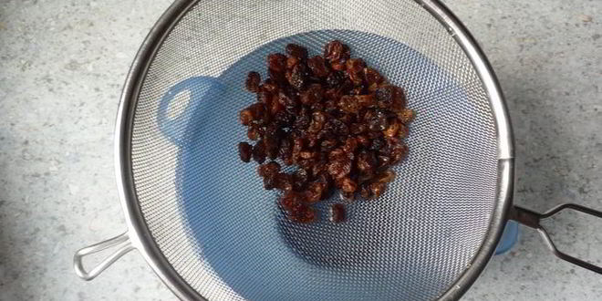 Рецепт яблочного тарта татен с орешками и изюмом