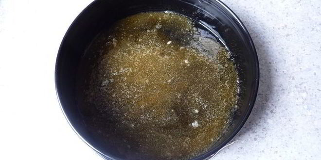 Рецепт яблочного тарта татен с орешками и изюмом