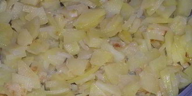 Рецепт тортильи с луком, чесноком и зеленым горошком