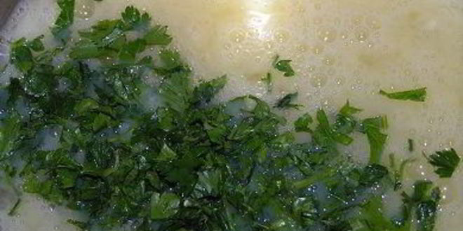 Рецепт тортильи с луком, чесноком и зеленым горошком