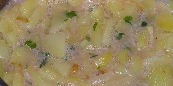 Рецепт тортильи с луком, чесноком и зеленым горошком