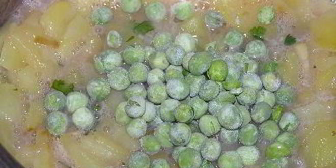 Рецепт тортильи с луком, чесноком и зеленым горошком