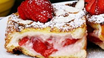 Рецепт Французских тостов с начинкой из сливочного сыра и клубники