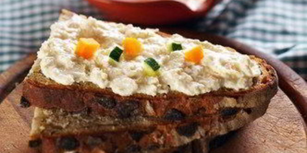 Как приготовить ржаные тосты с паштетом из камамбера и тмина