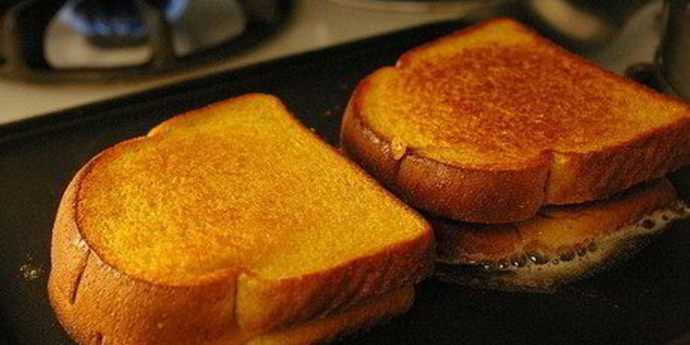 Как приготовить сырные тосты на сковородке