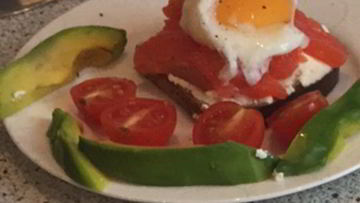 Рецепт Тоста с семгой и яйцом-пашот