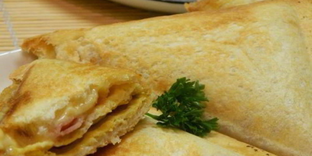 Как приготовить тост с яичницей и беконом