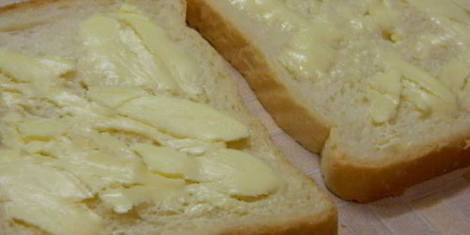 Рецепт тоста с яичницей и беконом