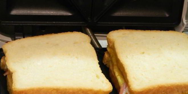 Рецепт тоста с яичницей и беконом