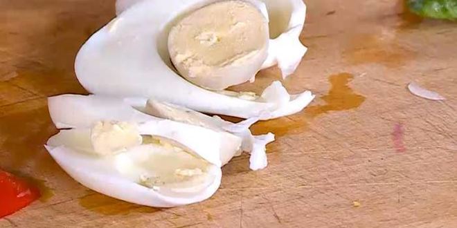 Рецепт тостов с куриной печенью, редиской и яйцом