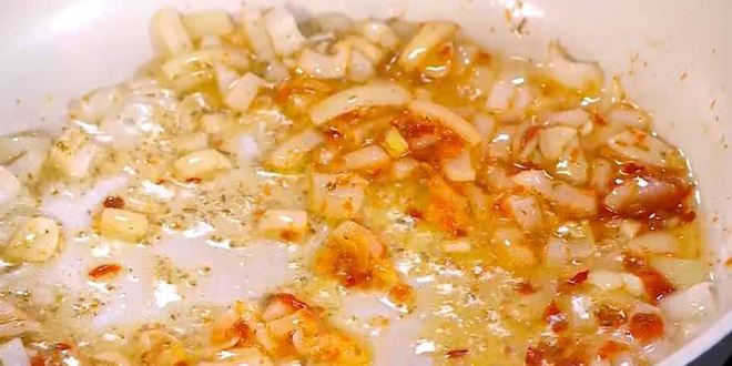 Рецепт тостов с куриной печенью, редиской и яйцом