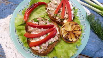 Рецепт Тостов с печенью налима и сладким перцем