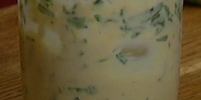 Рецепт тостов с сельдью, яйцом и тархунным майонезом