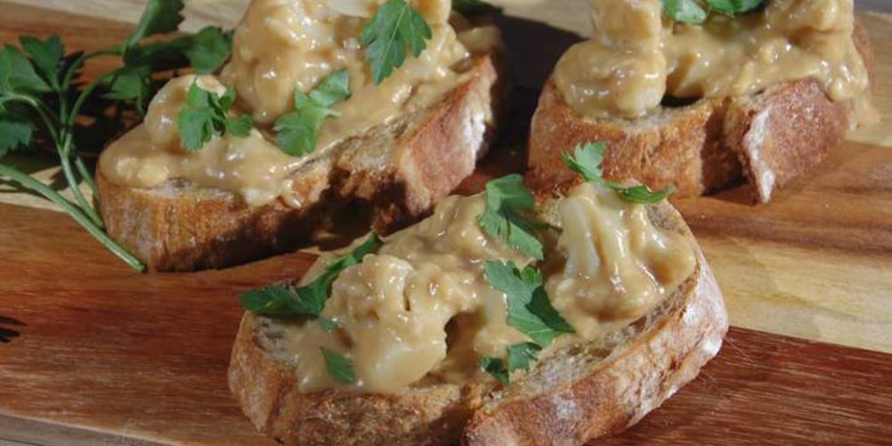 Как приготовить тосты с цветной капустой в сырном соусе