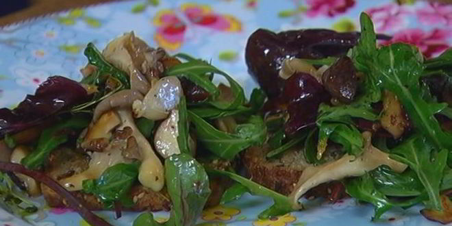 Рецепт жареных грибов на тостах