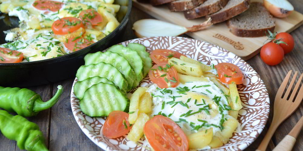 Как приготовить деревенскую яичницу