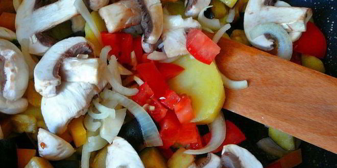 Рецепт картофеля с шампиньонами и яичницей