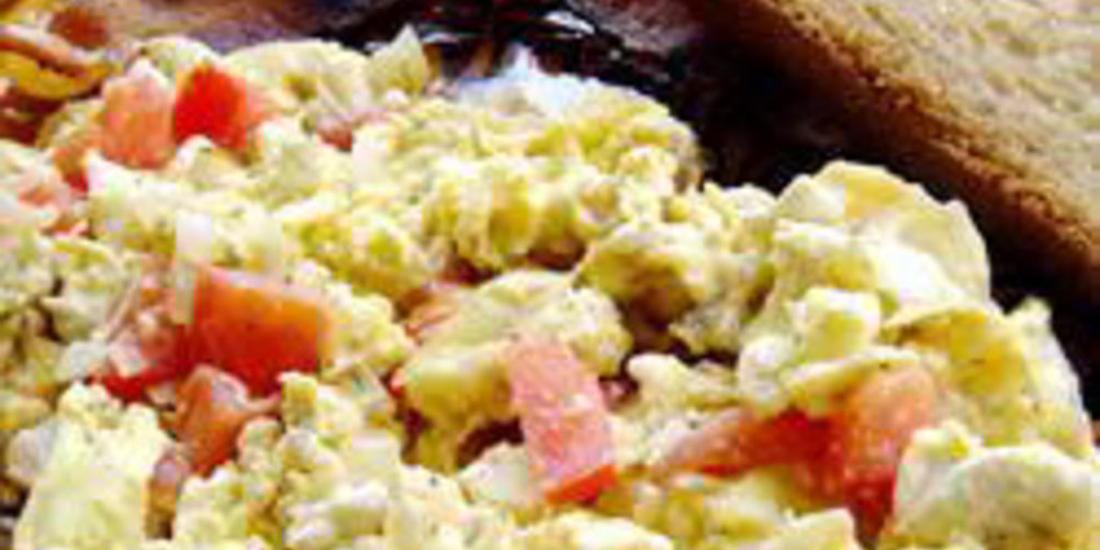 Как приготовить яичницу-болтунью с фетой и помидорами