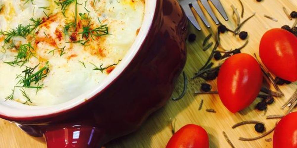 Как приготовить яичницу с грибами, грудинкой и овощами