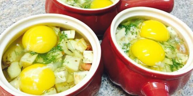 Рецепт яичницы с грибами, грудинкой и овощами