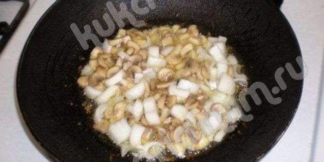 Рецепт яичницы с грибами и лососем по-калифорнийски