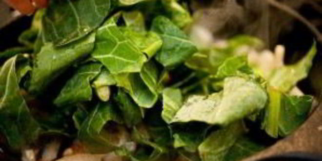 Рецепт яичницы с капустой кале и сыром фета