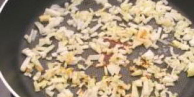 Рецепт яичницы с помидорами и ветчиной