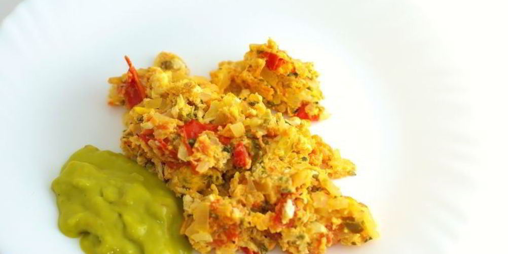 Как приготовить яичницу с помидорами