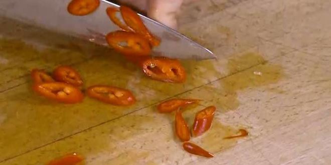 Рецепт яичницы со сладким перцем, луком и помидорами