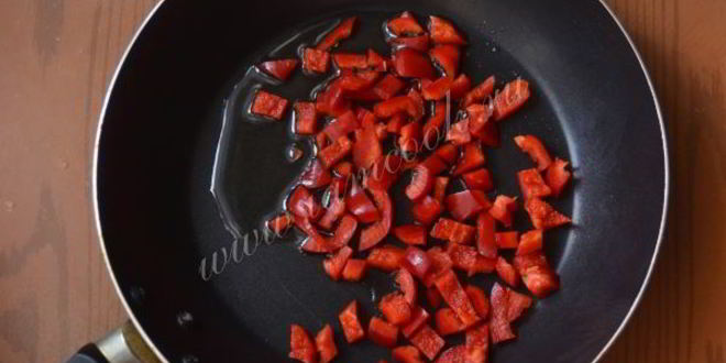 Рецепт яичницы со спаржей и вялеными помидорами