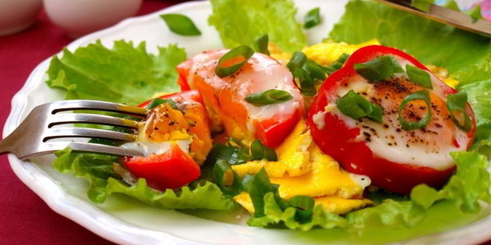 Как приготовить яичницу в перце