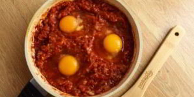 Рецепт яичницы в томате по-африкански