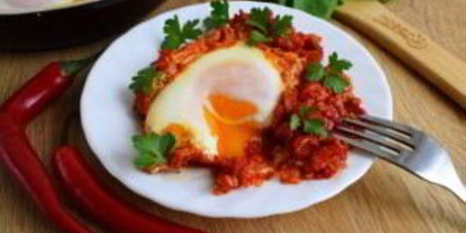 Рецепт яичницы в томате по-африкански