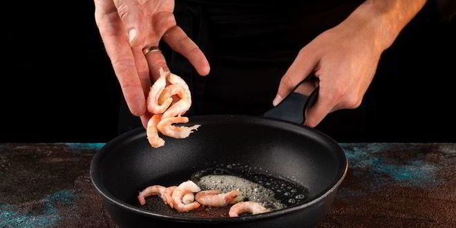 Рецепт запеченной яичницы с креветками