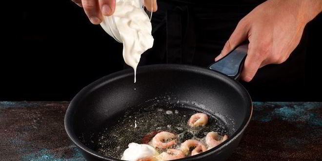 Рецепт запеченной яичницы с креветками