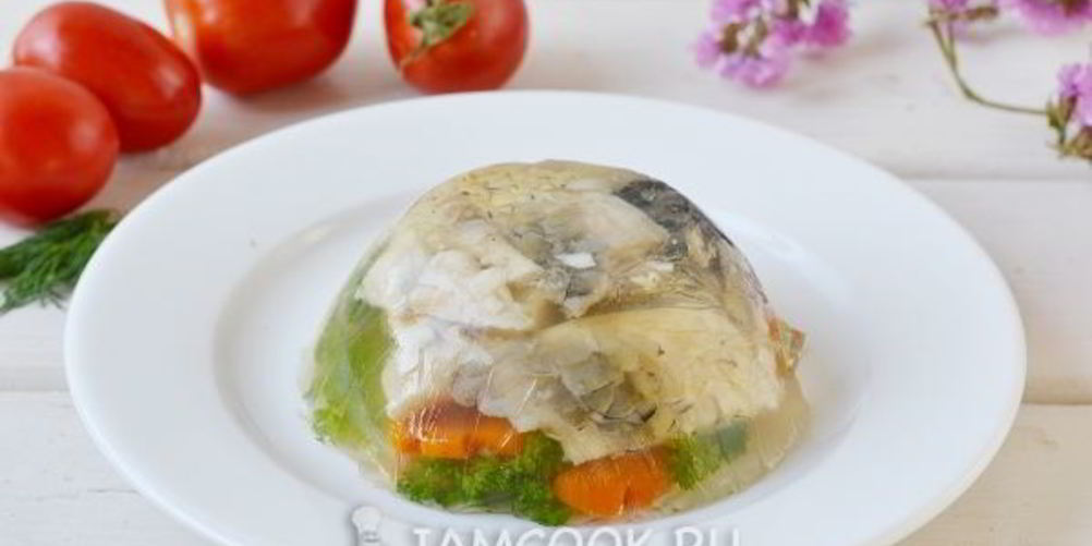 Как приготовить заливное из карпа