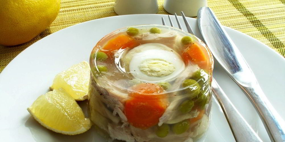 Как приготовить заливное из окуня