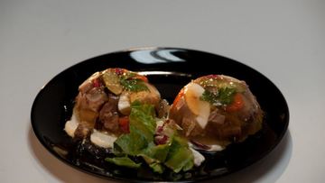 Рецепт Заливного из телячьего языка с ржаным хлебом